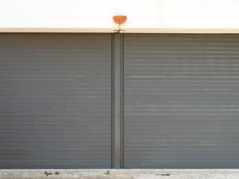 Featured image for “Comparing Aluminum and Vinyl Garage Doors”